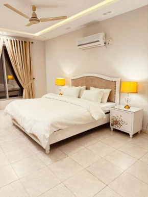 Abu Dhabi Tower Luxurious Apartments - LMY Islamabad